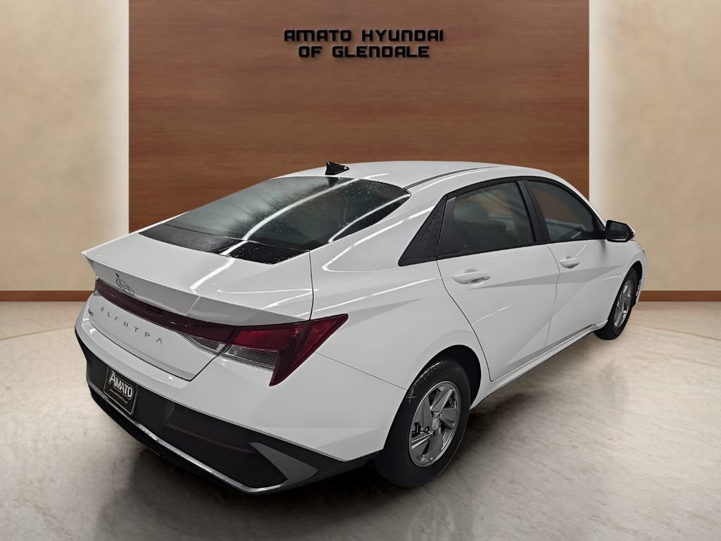 New 2026 Hyundai Elantra SE FWD image 6