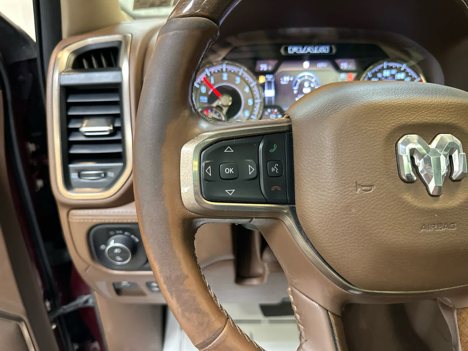 Used 2019 RAM 1500 Laramie Longhorn image 22