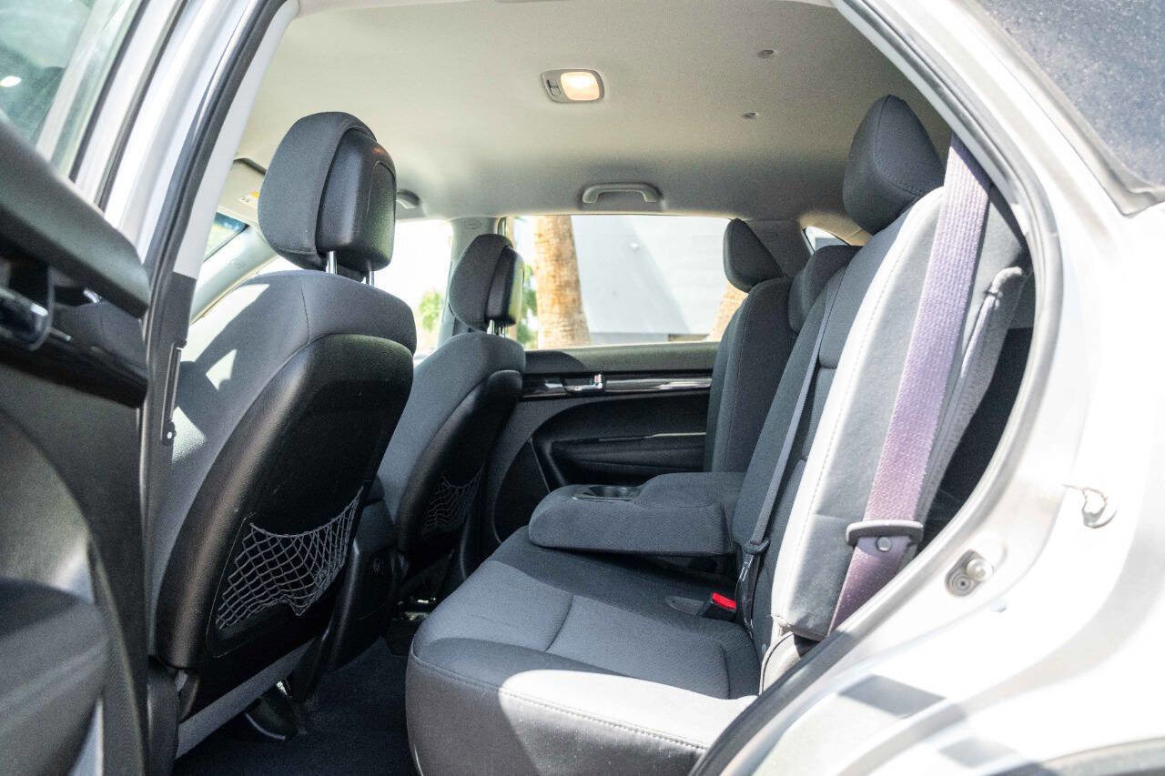 Used 2013 Kia Sorento LX w/ Convenience Pkg image 15