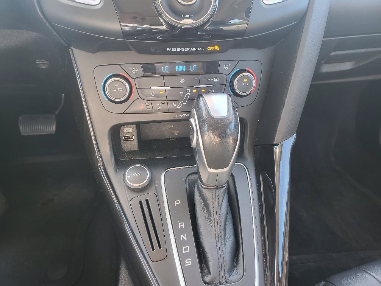 Used 2015 Ford Focus Titanium FWD image 21