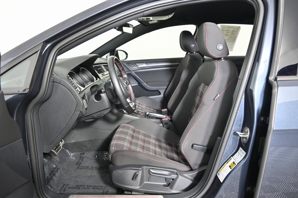 Used 2018 Volkswagen Golf 4-Door image 21