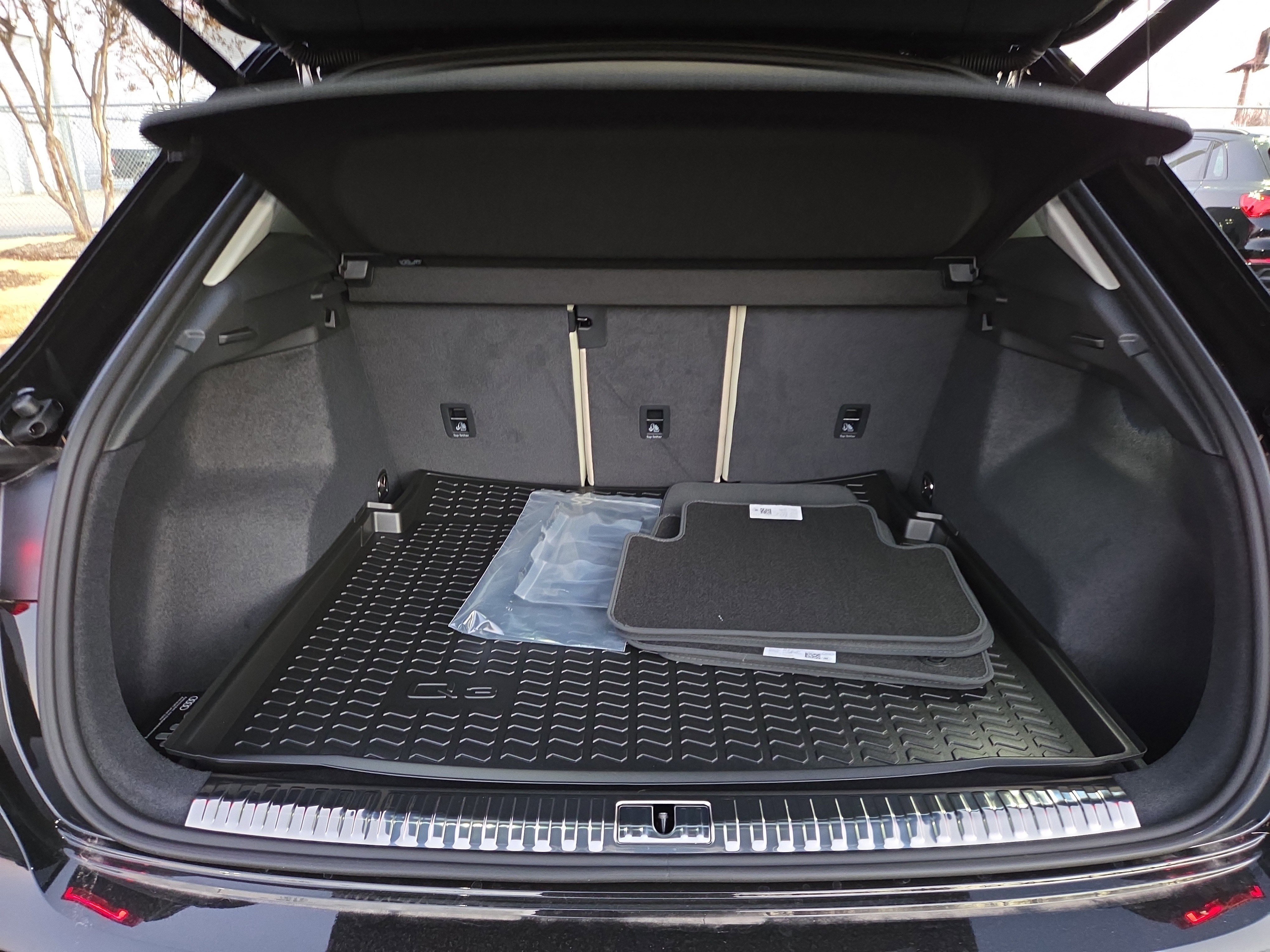 New 2025 Audi Q3 2.0T Premium image 9