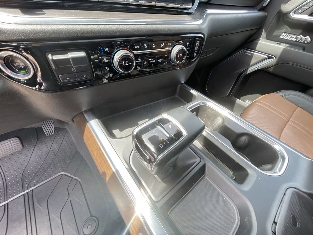 Certified 2024 Chevrolet Silverado 1500 High Country AWD/4WD image 16