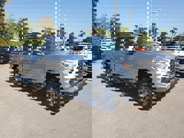Used 2023 Toyota Tacoma SR image 3