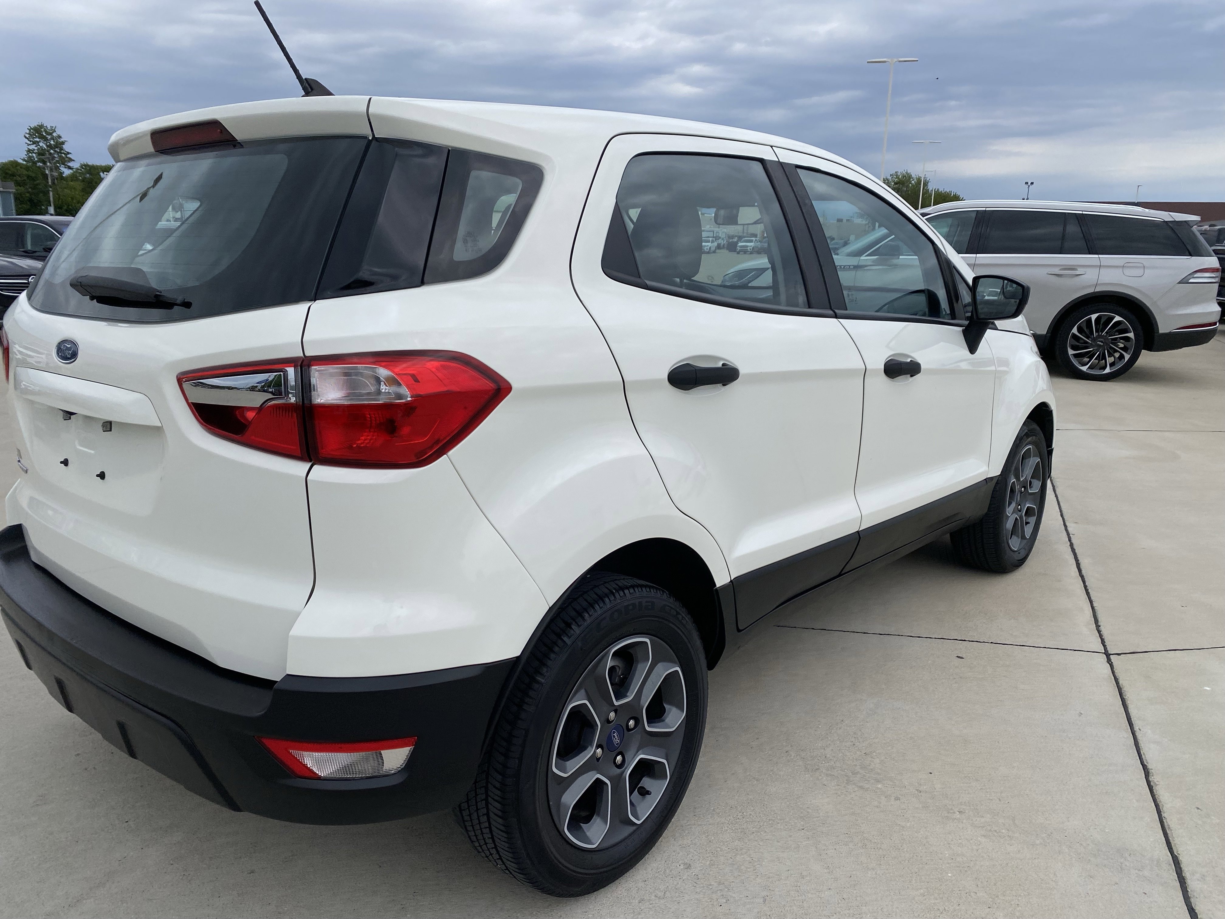 Used 2021 Ford EcoSport S FWD image 4