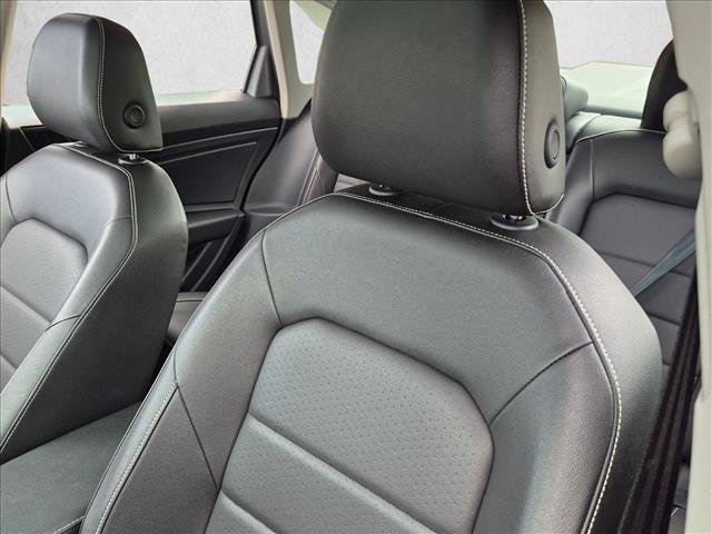 Used 2024 Volkswagen Jetta SE FWD image 15
