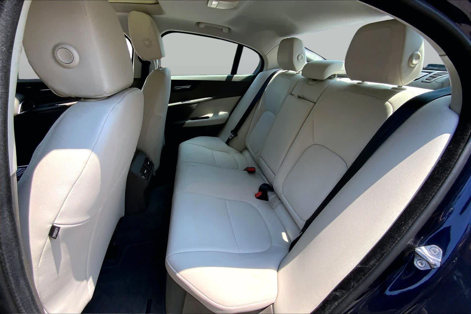 Used 2019 Jaguar XE Premium AWD/4WD image 19