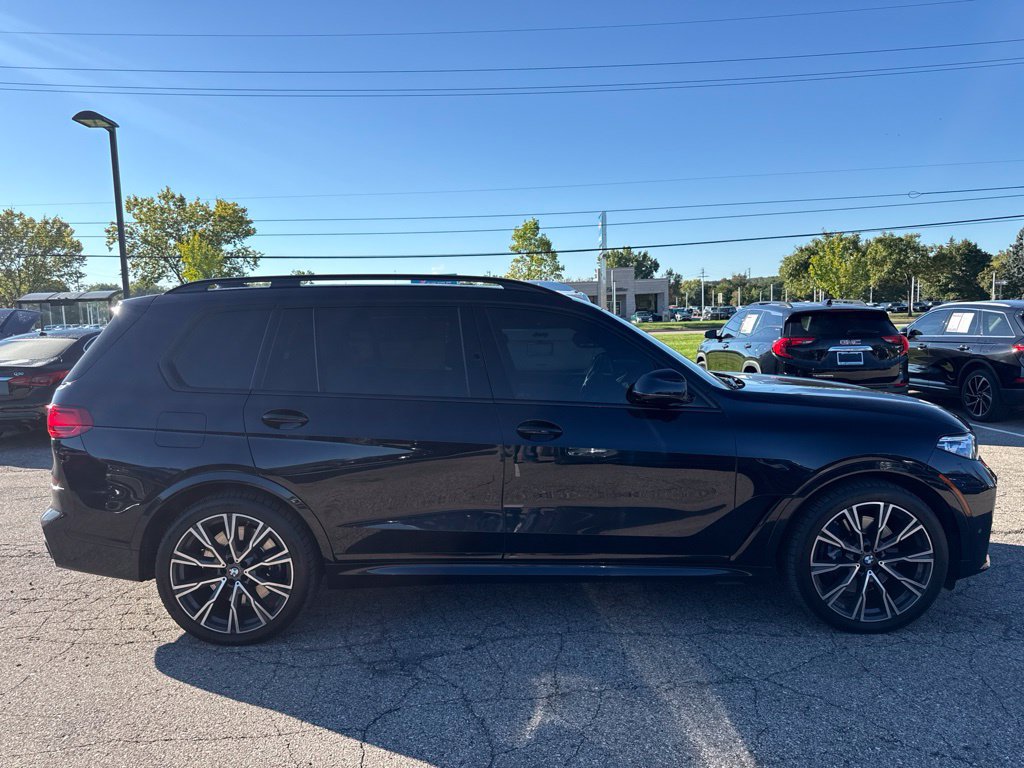 Used 2022 BMW X7 M50i w/ Dynamic Handling Package AWD/4WD image 4