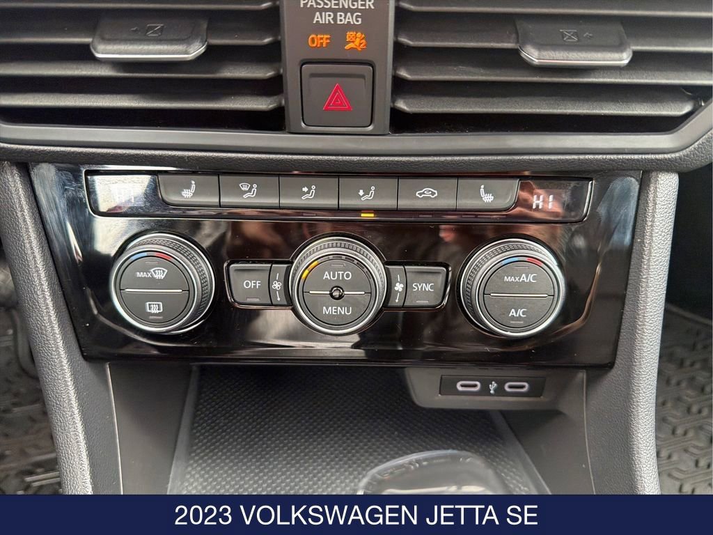 Used 2023 Volkswagen Jetta SE image 28
