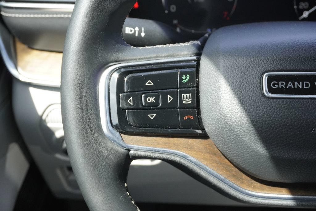 Used 2023 Jeep Grand Wagoneer 4WD image 12