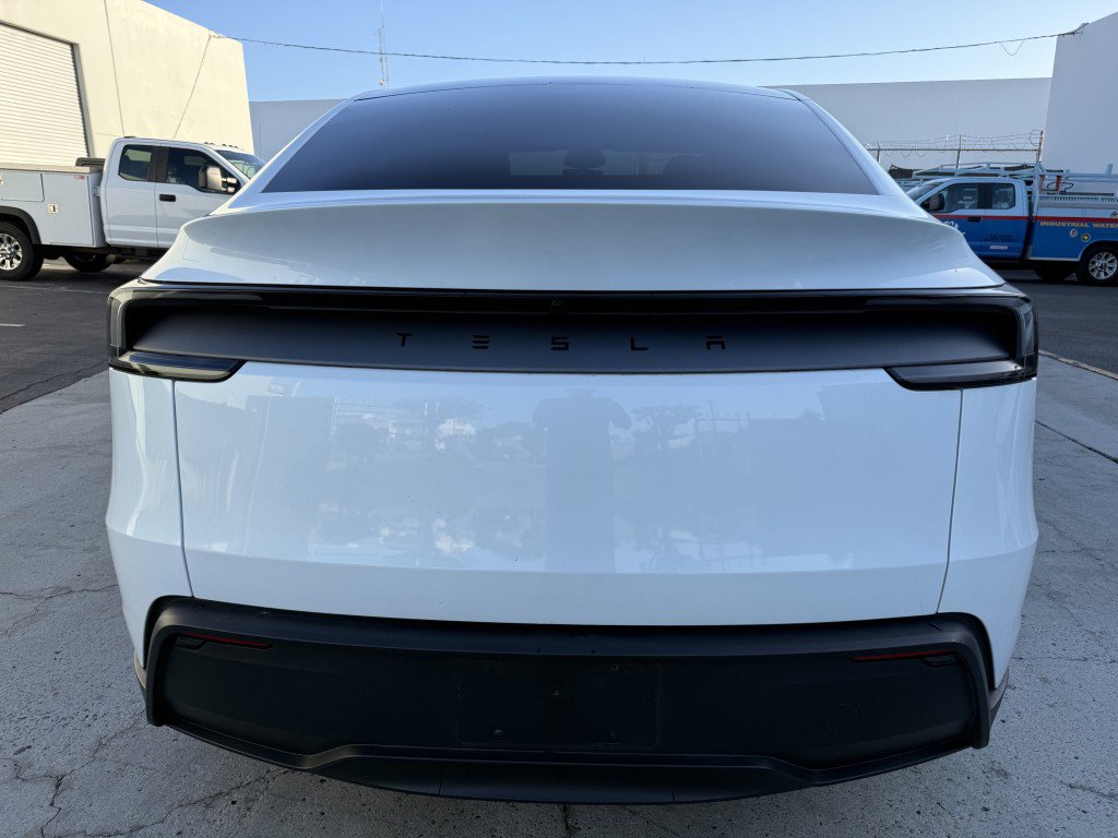 Used 2026 Tesla Model Y Long Range RWD image 9