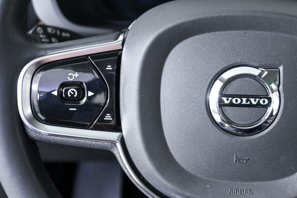 Certified 2023 Volvo XC60 B5 Plus w/ Protection Package AWD/4WD image 11