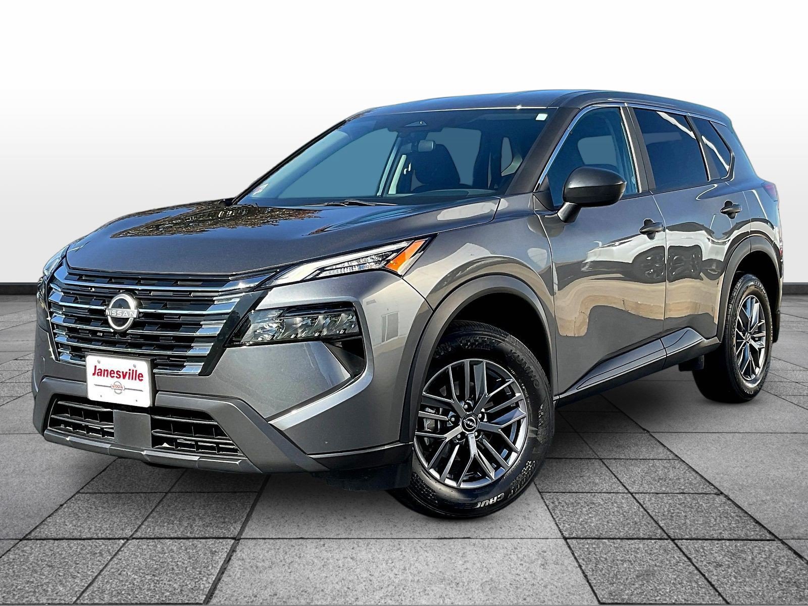 Used 2024 Nissan Rogue S AWD/4WD image 3