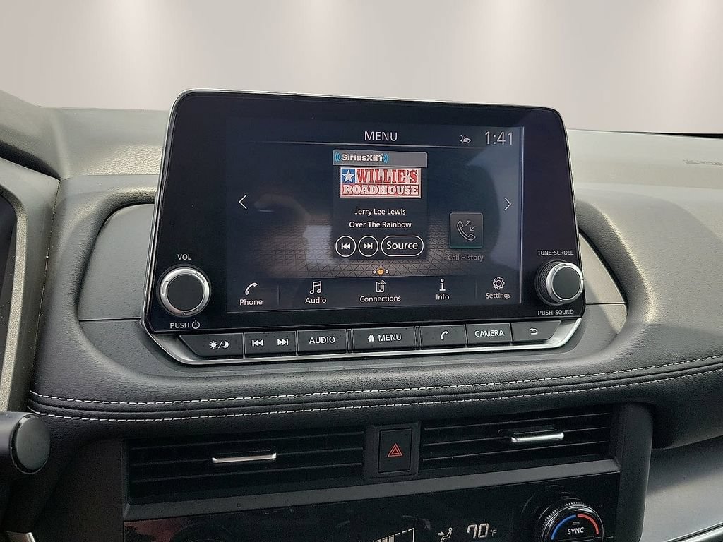 Used 2025 Nissan Rogue SV AWD/4WD image 14