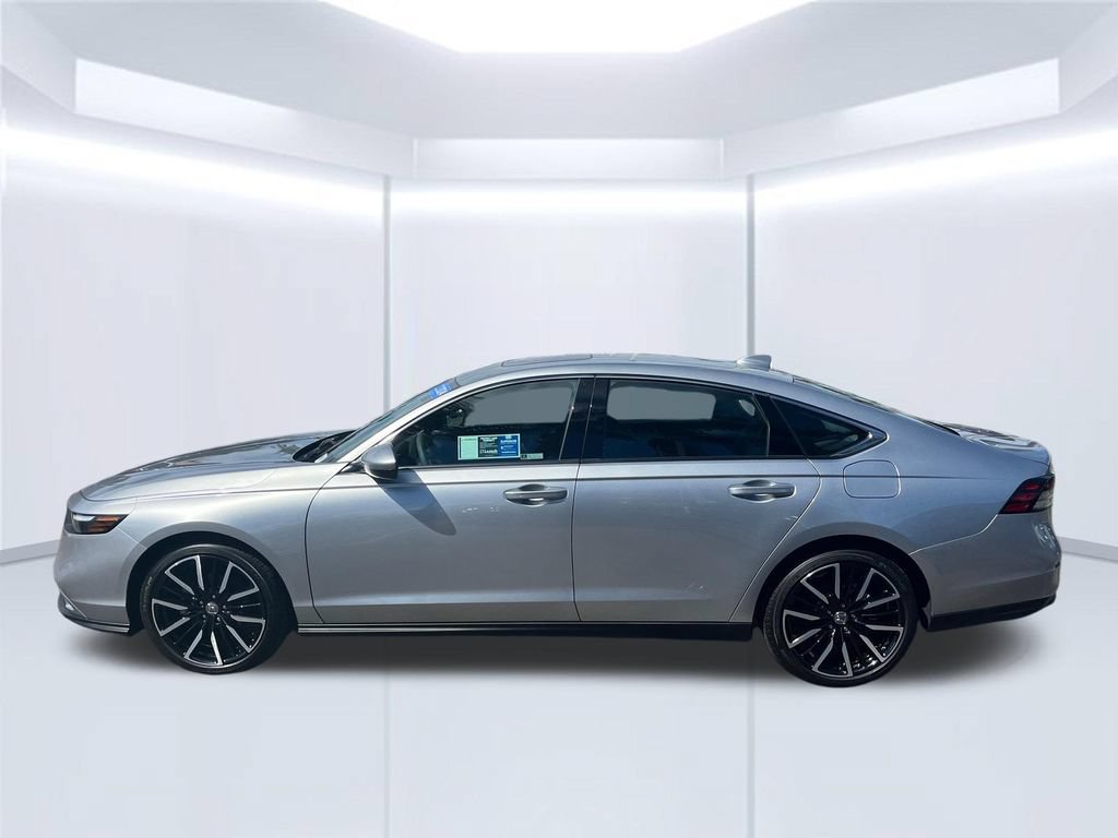 Used 2024 Honda Accord EX image 2
