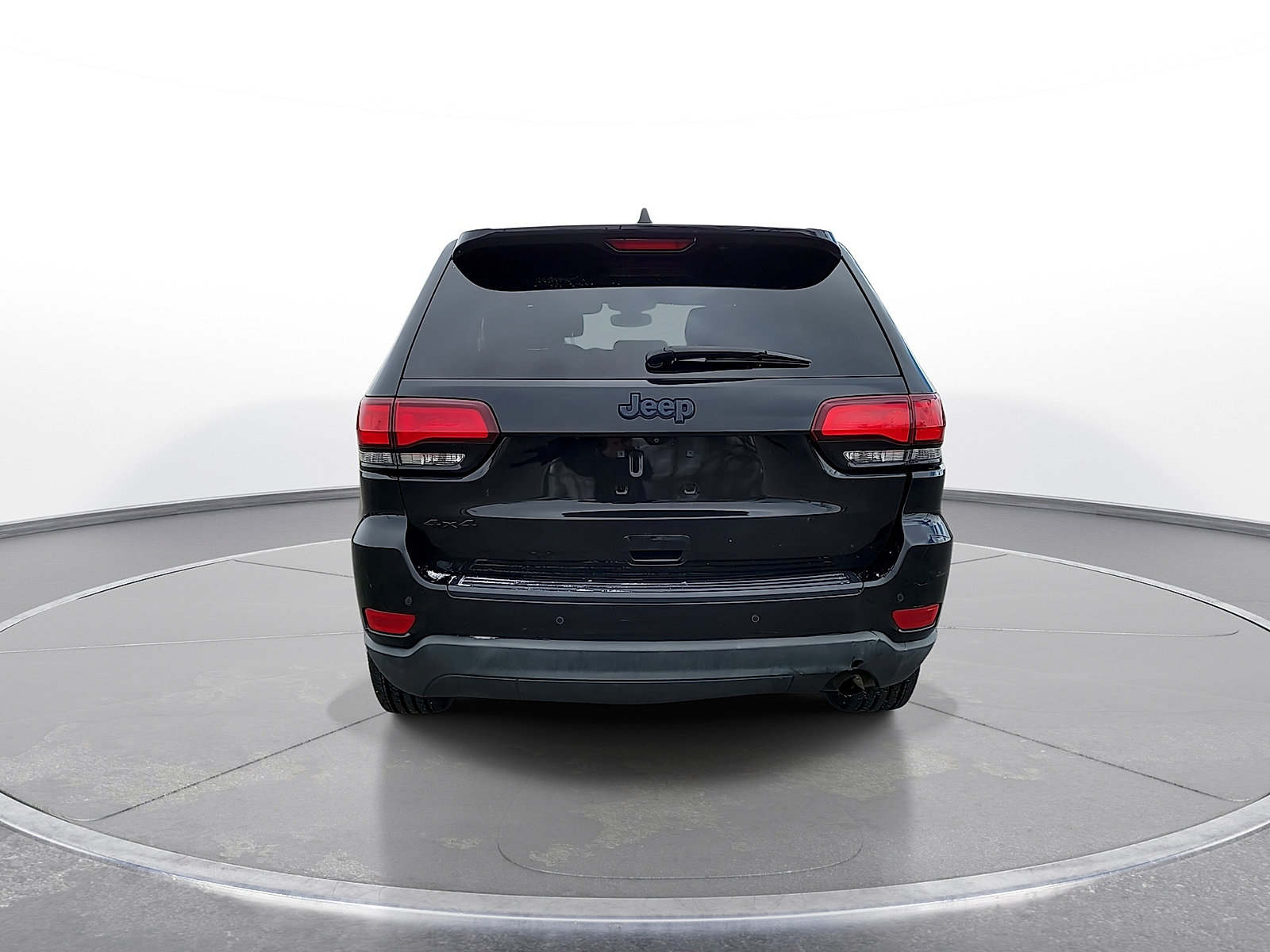 Used 2019 Jeep Grand Cherokee Laredo AWD/4WD image 7