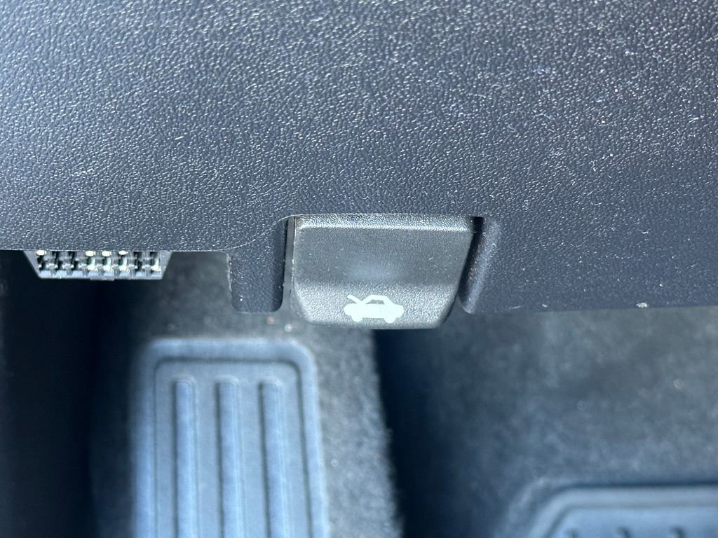 Used 2018 Chevrolet Equinox Premier image 63