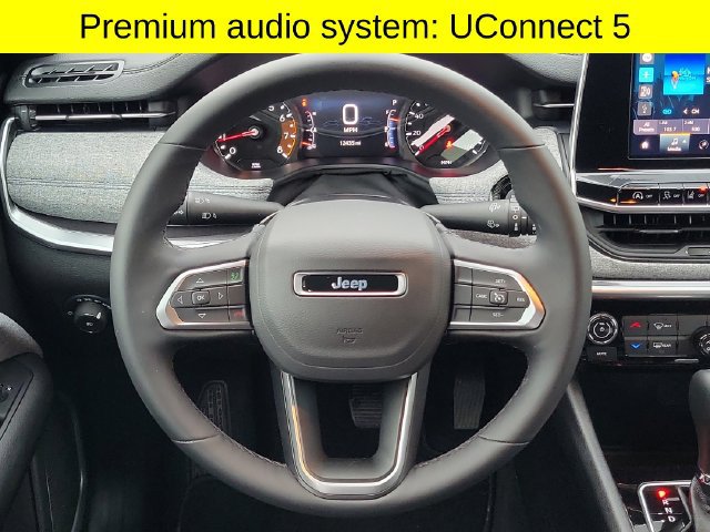 Used 2025 Jeep Compass Latitude AWD/4WD image 10