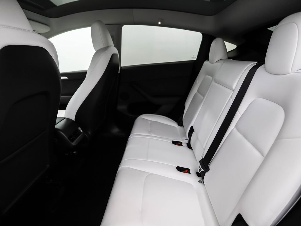 Used 2024 Tesla Model Y Long Range image 19