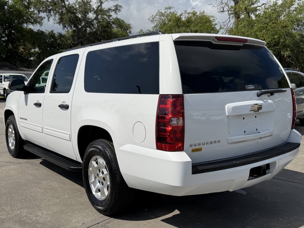 Used 2009 Chevrolet Suburban LS RWD image 6