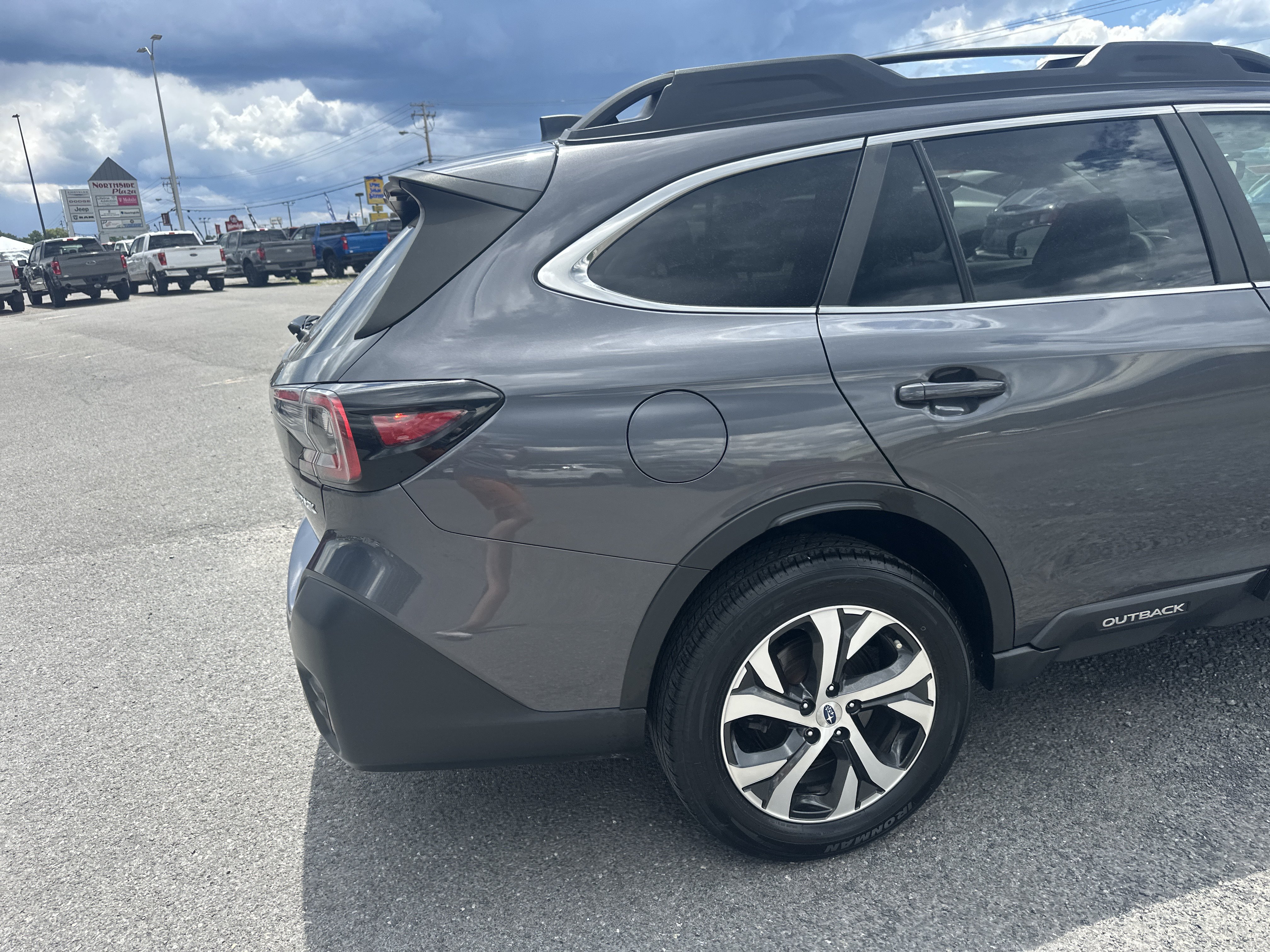 Used 2022 Subaru Outback Limited AWD/4WD image 8