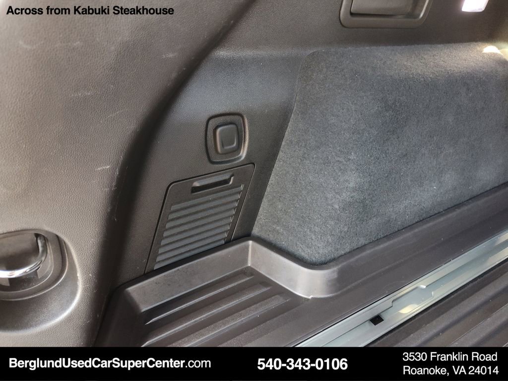 Used 2017 Cadillac XT5 Luxury w/ Driver Awareness Package image 35