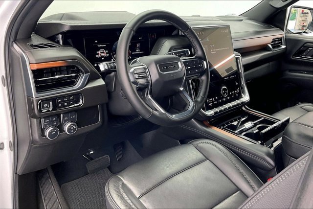 Used 2025 GMC Yukon XL Denali image 14