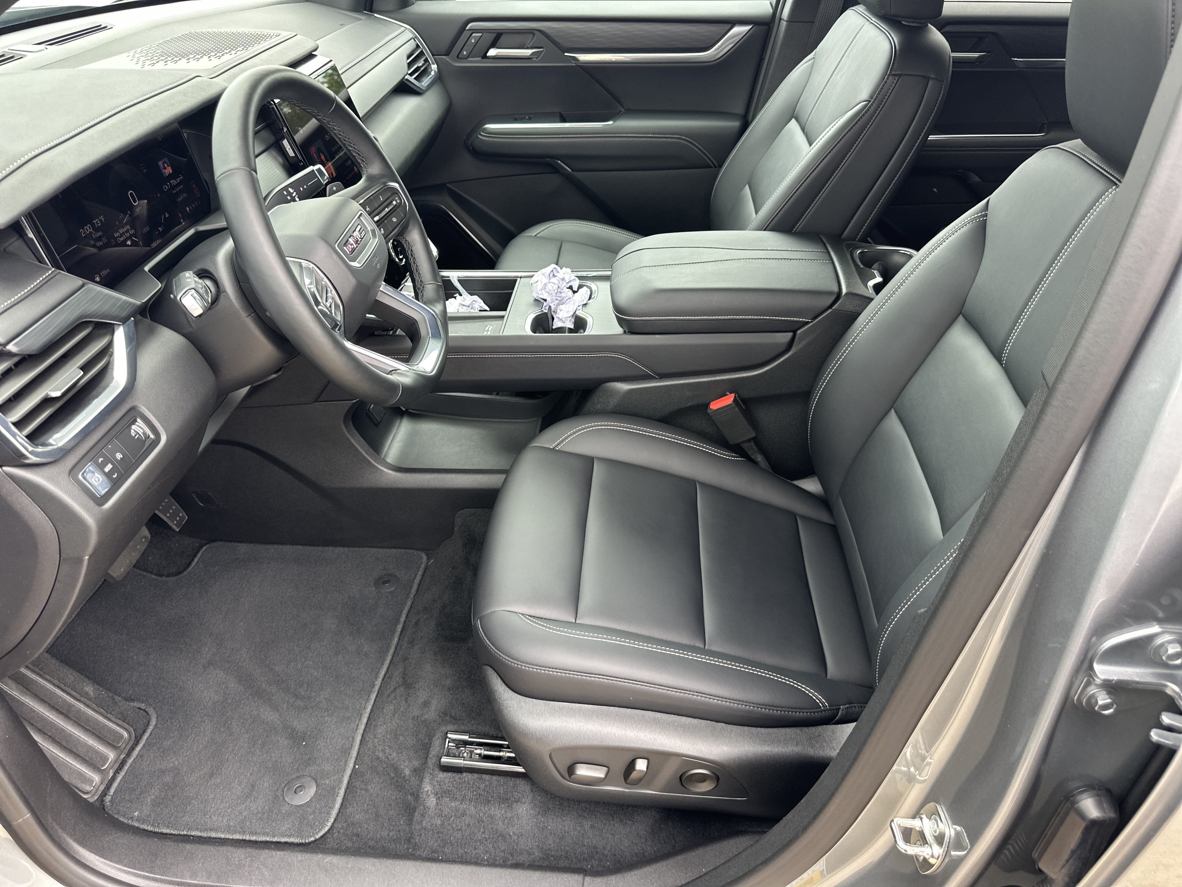 Certified 2026 GMC Acadia Elevation w/ Elevation Premium Package FWD image 14