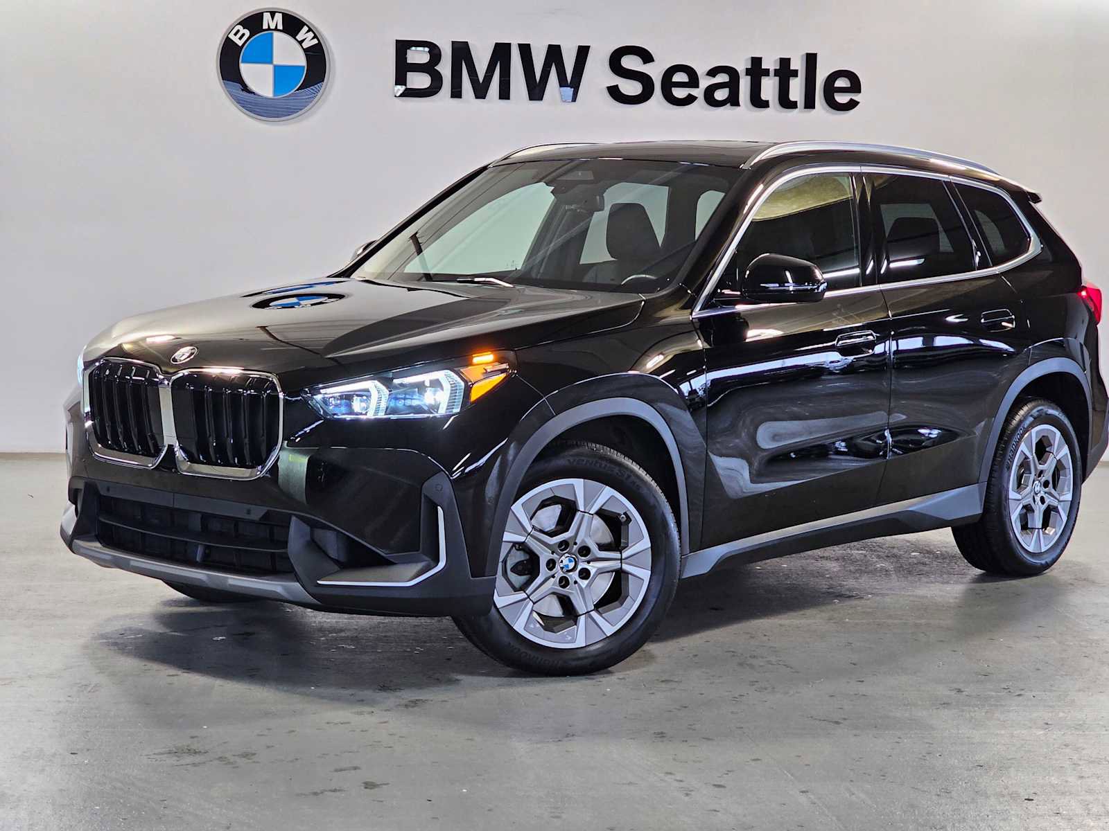Used 2023 BMW X1 xDrive28i w/ Convenience Package image 1