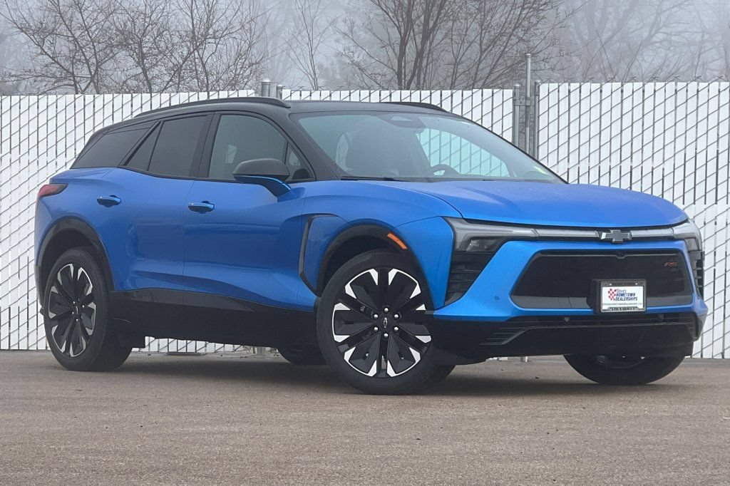 New 2026 Chevrolet Blazer EV RS w/ Super Cruise Package AWD/4WD image 2