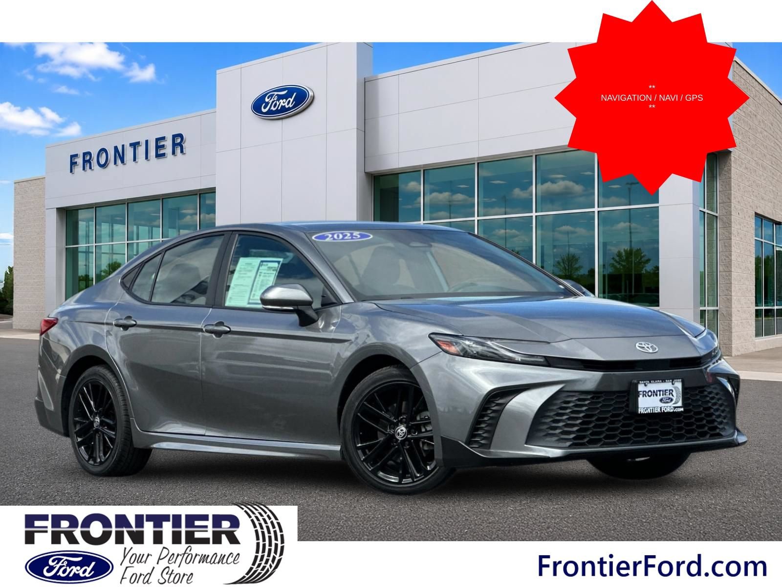 Used 2025 Toyota Camry SE FWD image 3