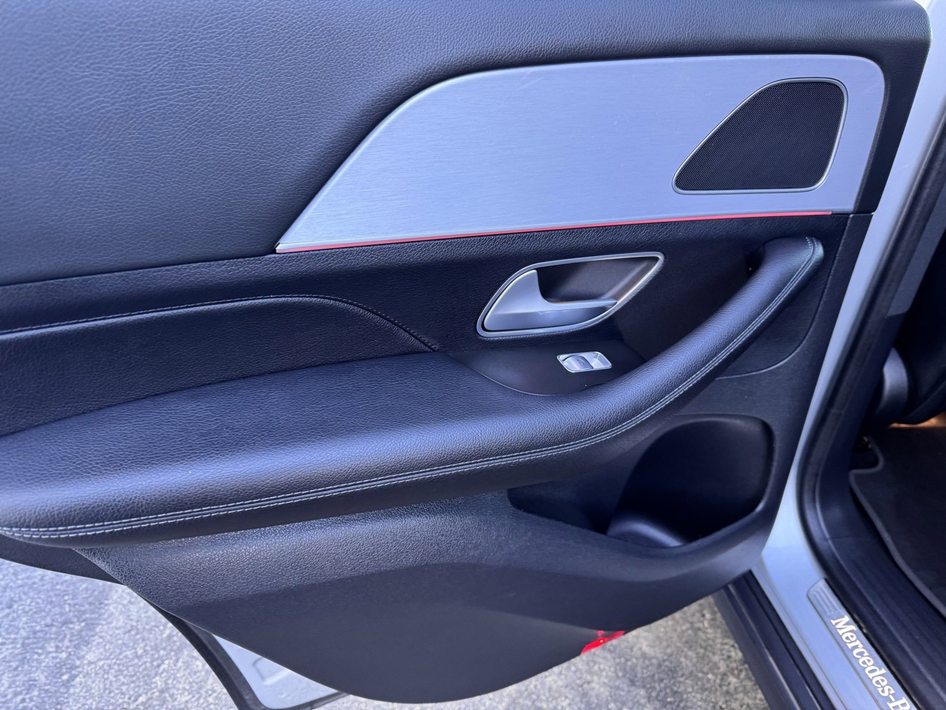 Used 2024 Mercedes-Benz GLE 450e 4MATIC image 13