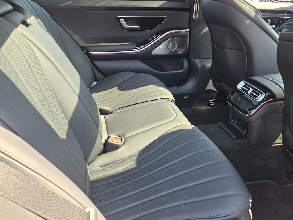 Used 2025 Mercedes-Benz S 500 4MATIC image 15