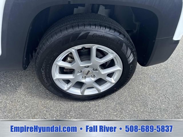 Used 2023 Jeep Renegade Latitude AWD/4WD image 13
