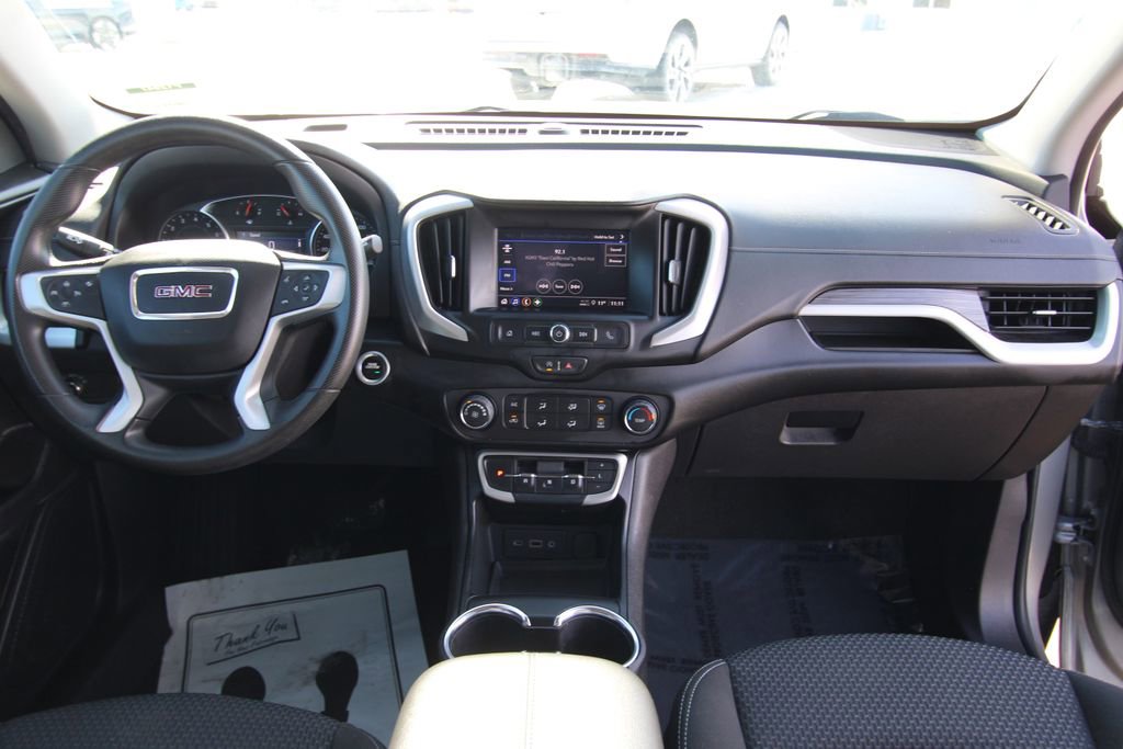 Used 2024 GMC Terrain SLE image 40