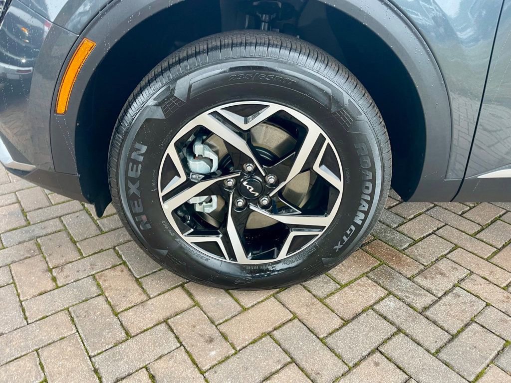 Used 2025 Kia Sportage LX image 10