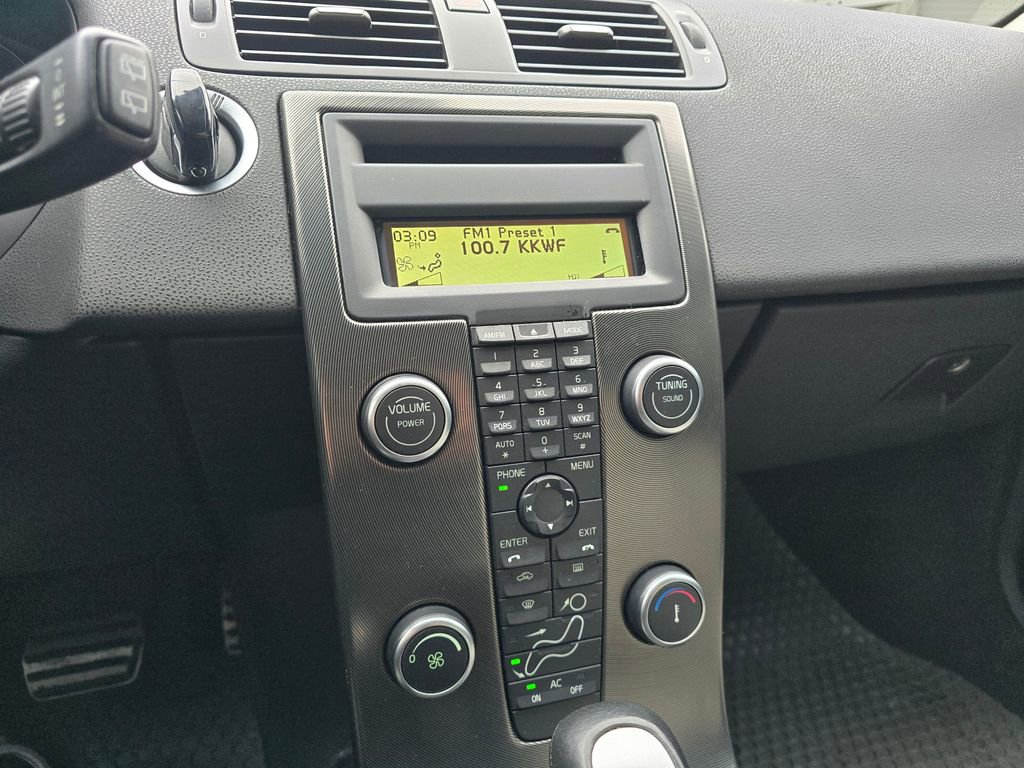 Used 2011 Volvo C30 T5 R-Design image 4