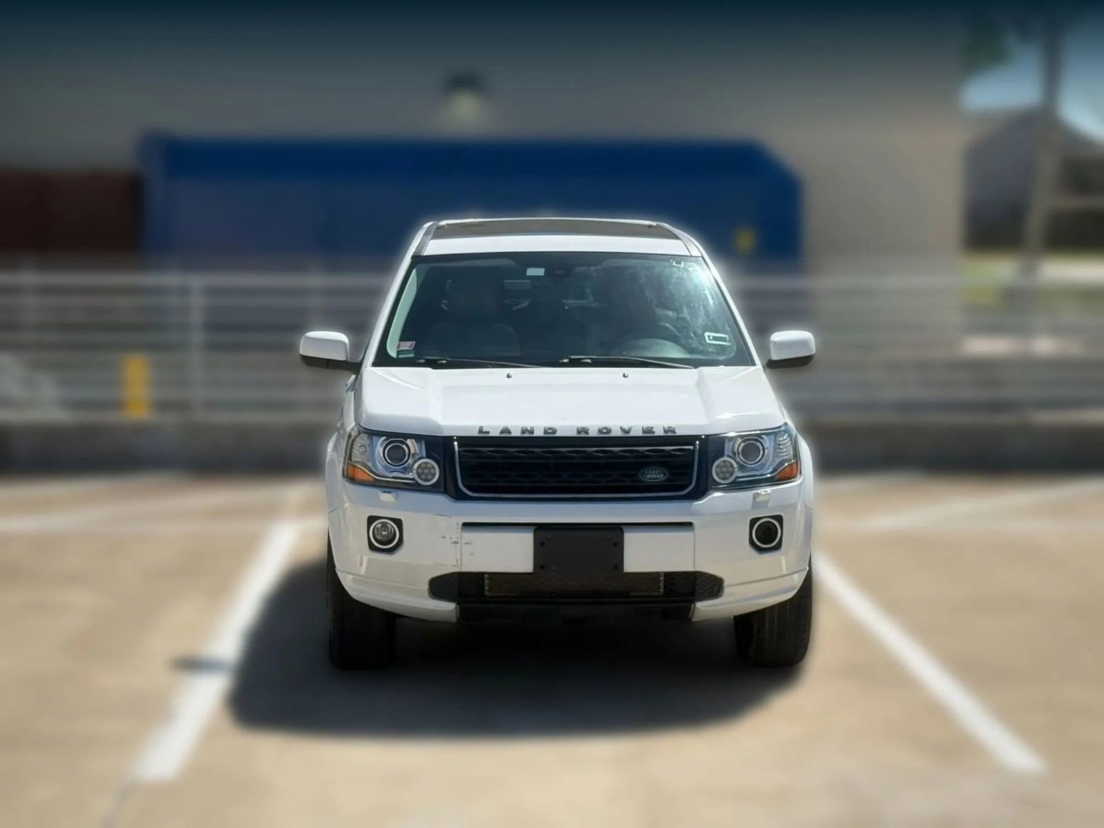 Used 2013 Land Rover LR2 HSE AWD/4WD image 2