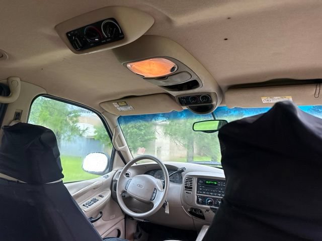 Used 2002 Ford Expedition XLT RWD image 32