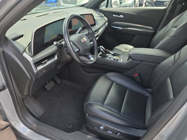 Used 2025 Cadillac XT4 Premium Luxury FWD image 10