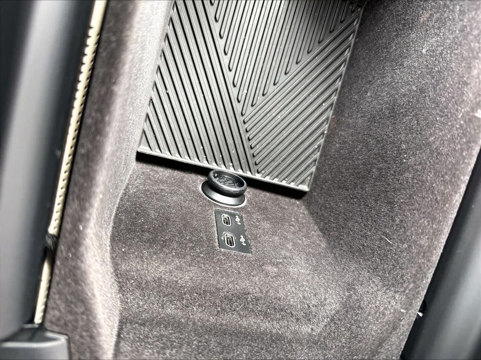 Used 2023 BMW i7 xDrive60 AWD/4WD image 19