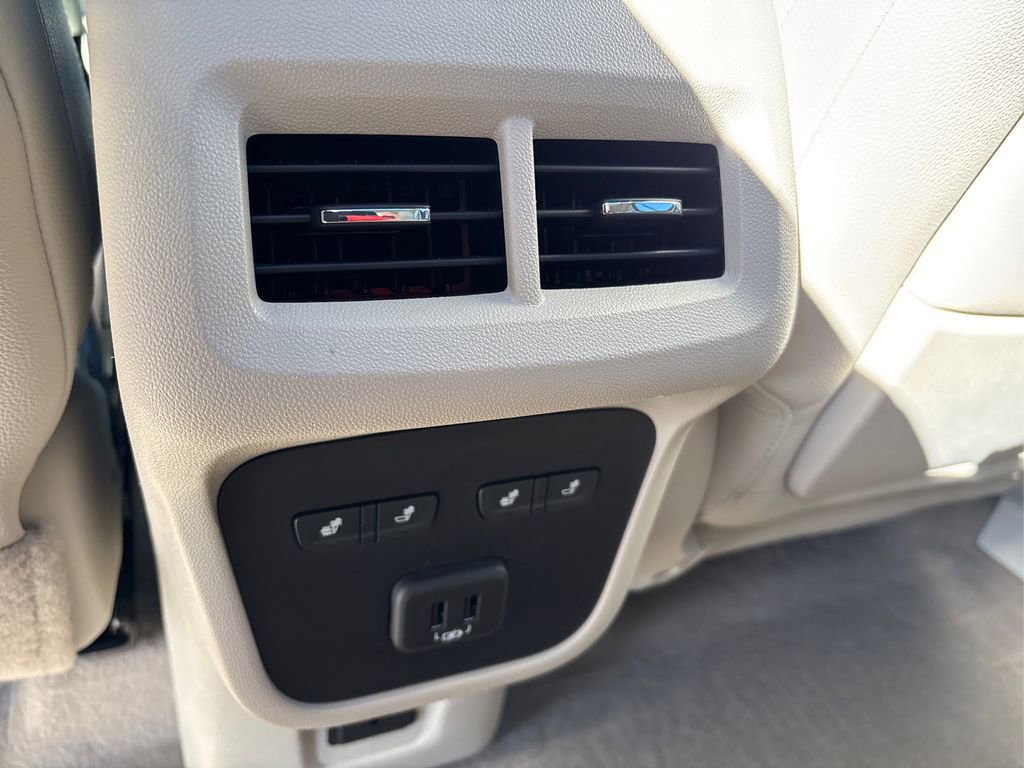 Used 2022 GMC Terrain Denali w/ Denali Premium Package AWD/4WD image 37