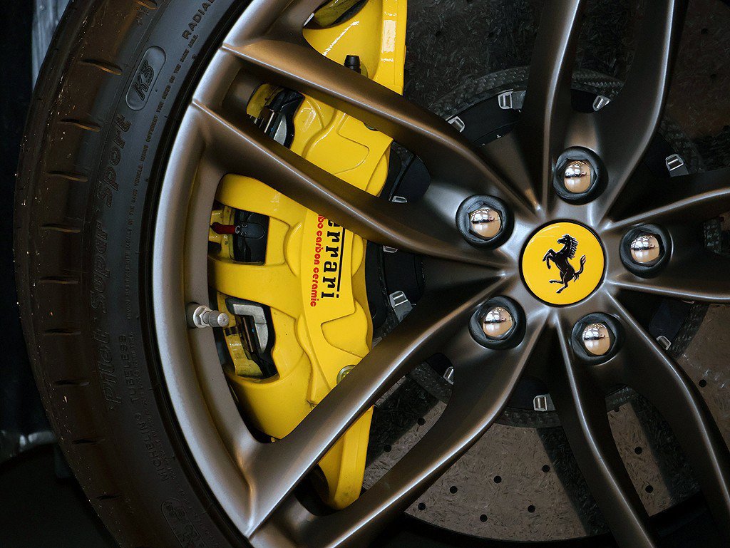 Certified 2018 Ferrari 488 Spider RWD image 10