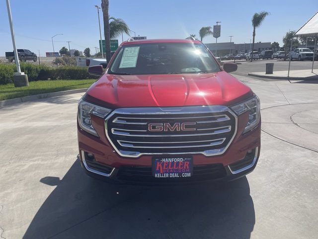 Used 2022 GMC Terrain SLT w/ Infotainment Package II FWD image 3