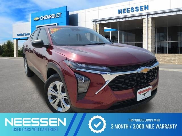 Used 2025 Chevrolet Trax LS w/ Driver Confidence Package