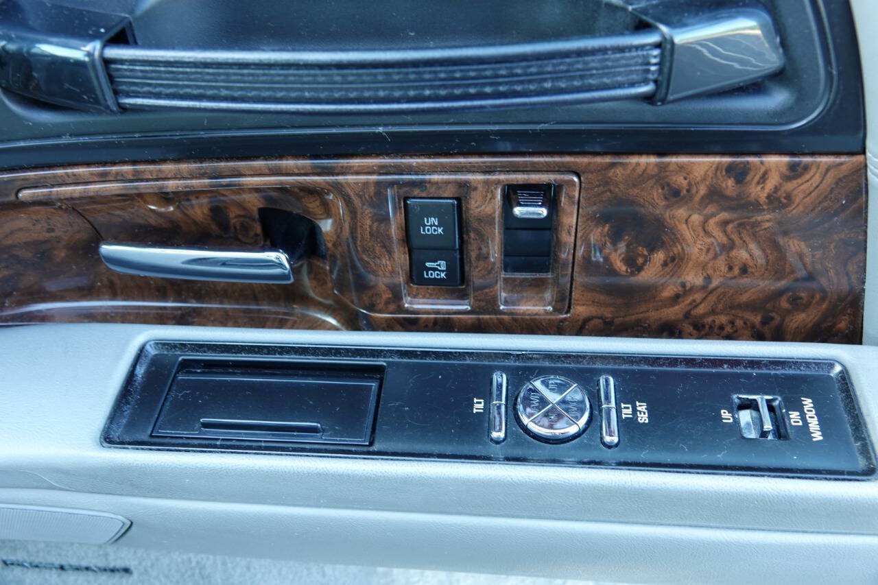 Used 1993 Buick Park Avenue Ultra FWD image 69