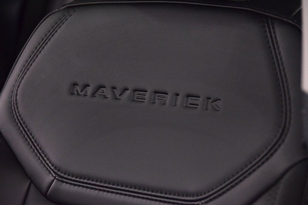 New 2025 Ford Maverick Lariat w/ Black Appearance Package image 30