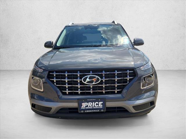 Used 2025 Hyundai Venue SEL FWD image 2