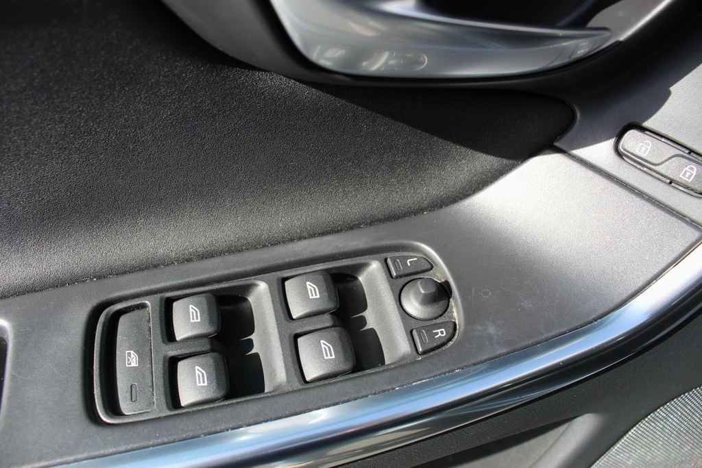 Used 2013 Volvo XC60 3.2 Premier image 10