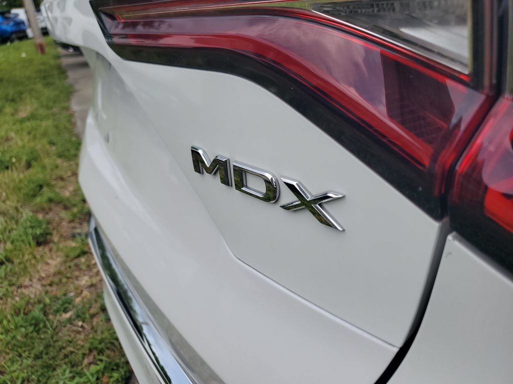 Used 2025 Acura MDX w/ Technology Package FWD image 9